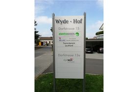 Wyde-Hof Eingangsschild