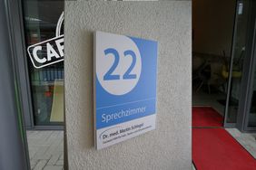 Sprechzimmer Beschriftung